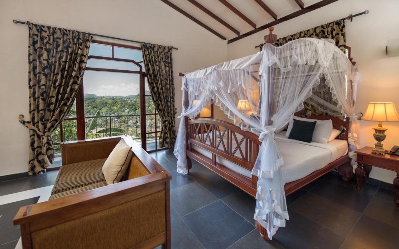 Ceylon Breeze Hotel Kandy Buitenkant foto