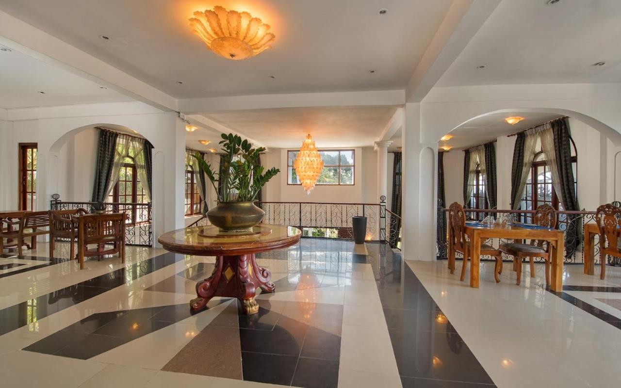 Ceylon Breeze Hotel Kandy Buitenkant foto