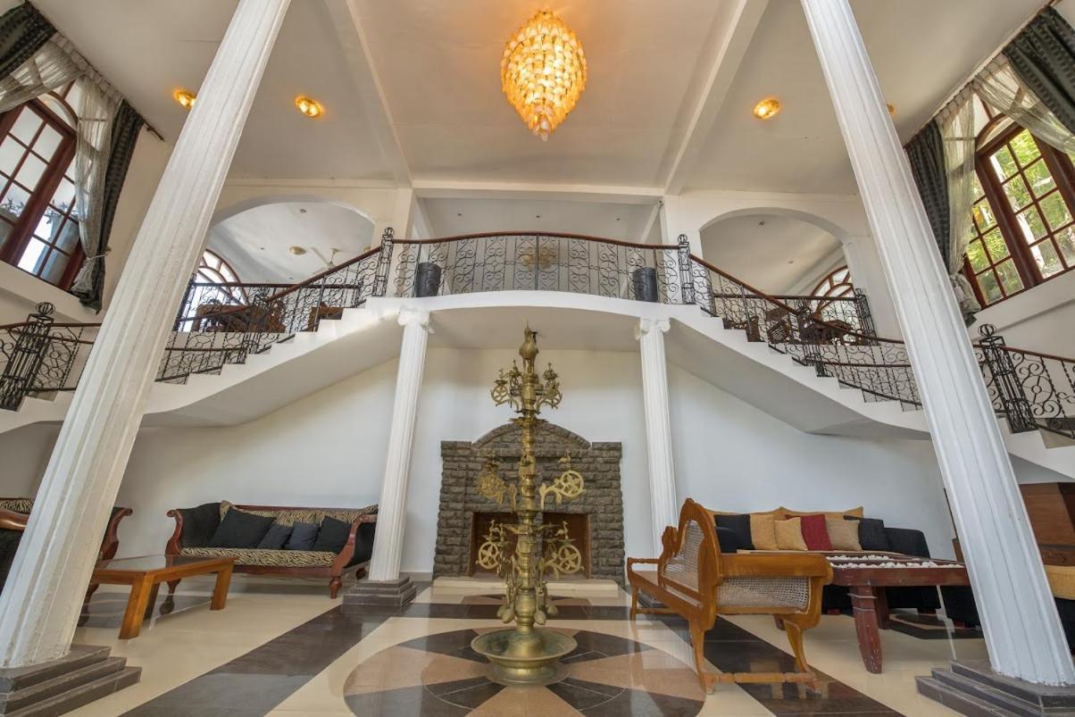 Ceylon Breeze Hotel Kandy Buitenkant foto