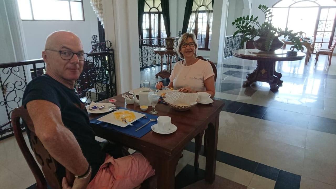 Ceylon Breeze Hotel Kandy Buitenkant foto